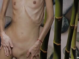 La bionda Barbie Sins riceve una ruvida scopata anale e facciale video erotico gratis